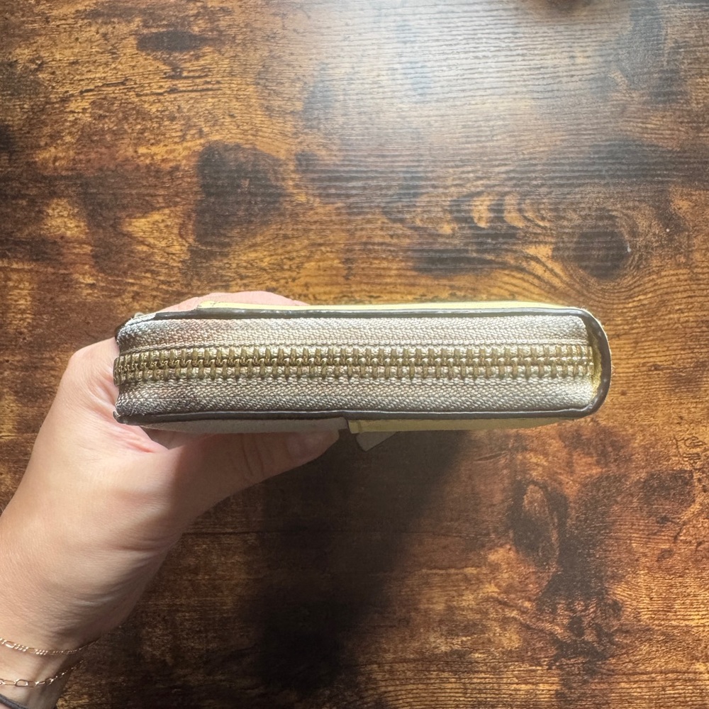 Kate Spade Wallet - Picture 11 of 12